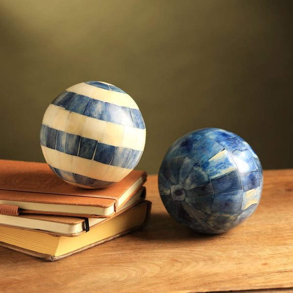 Strips Wooden Decorative Orbs