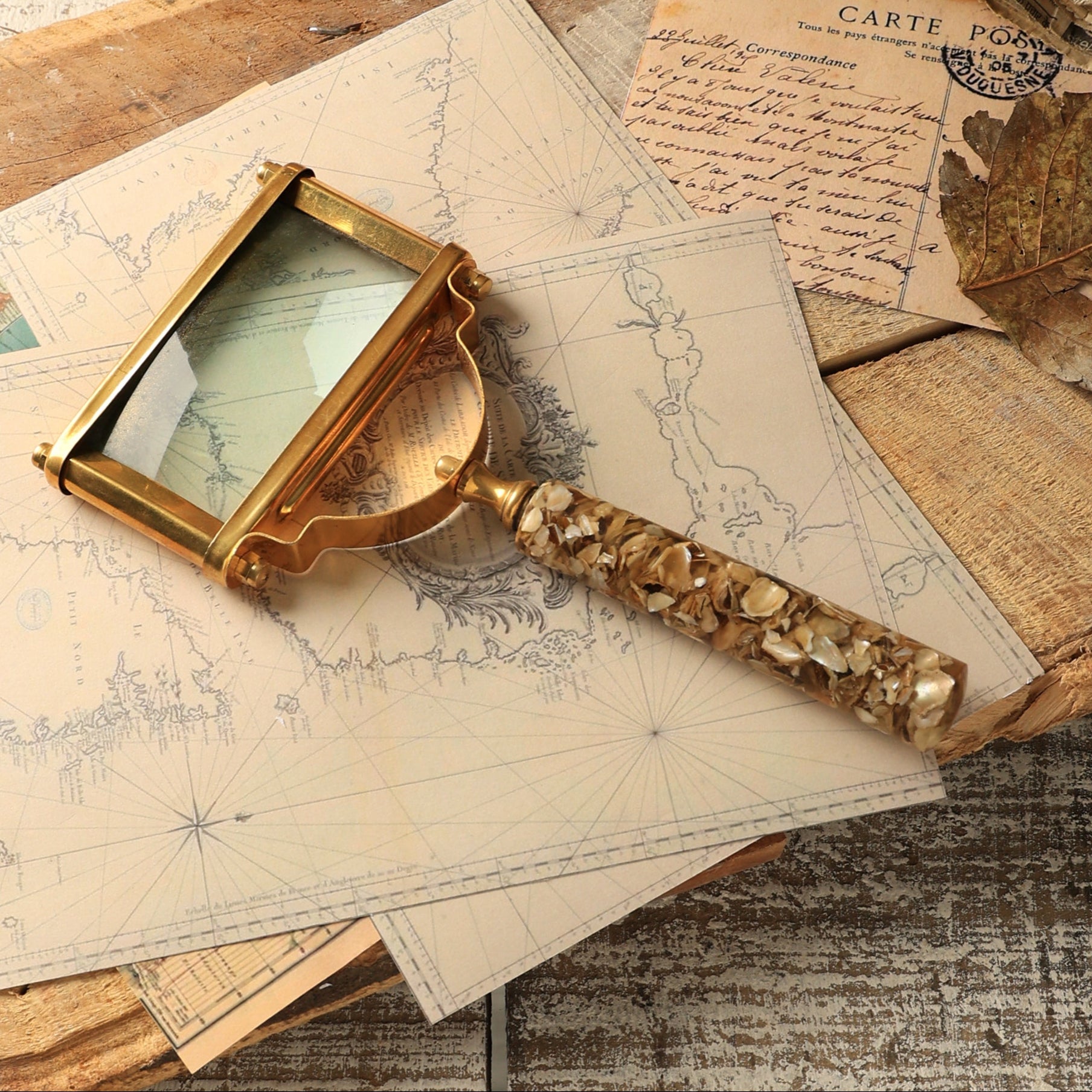 Haniya Glass Magnifier