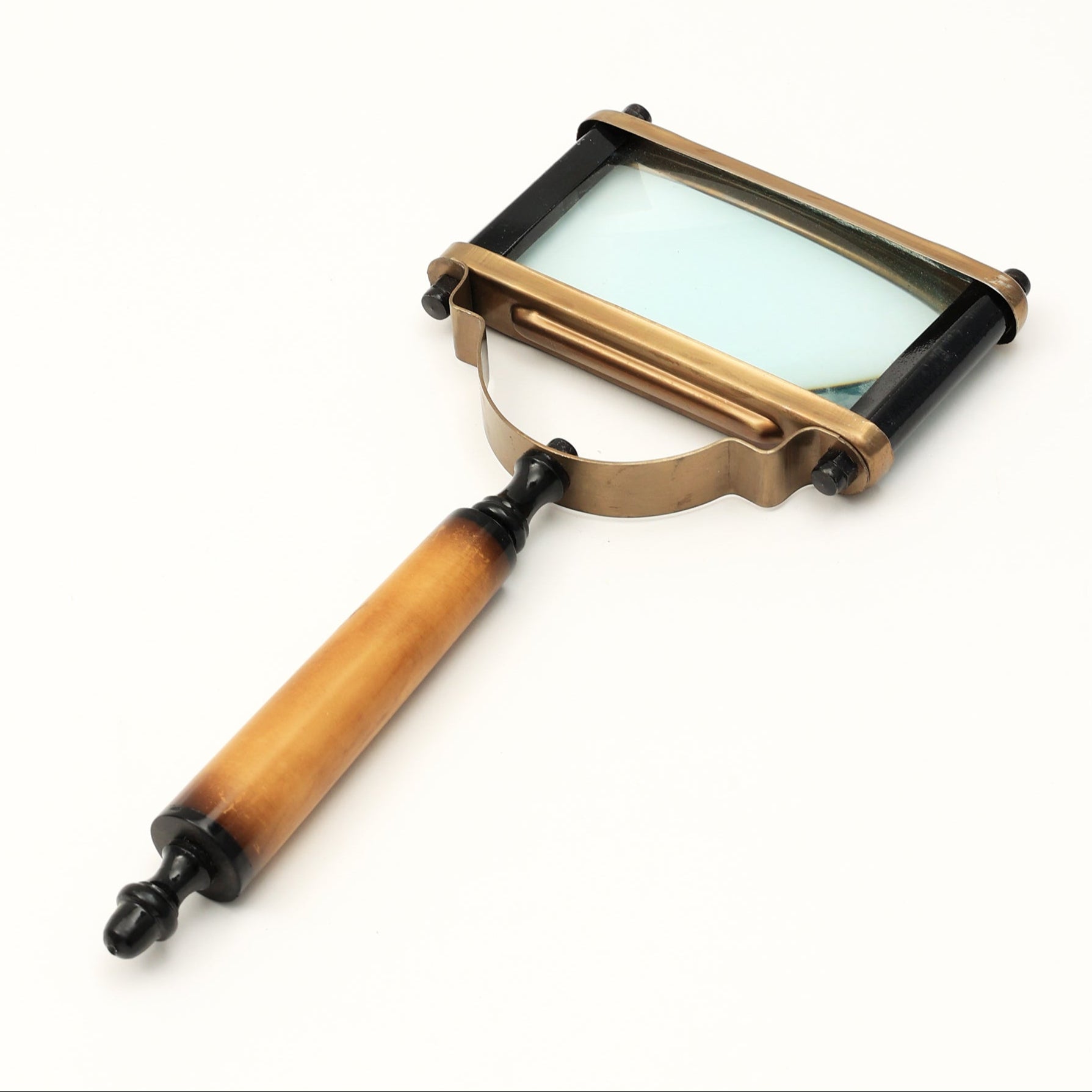 Fabiana Magnifier Glass