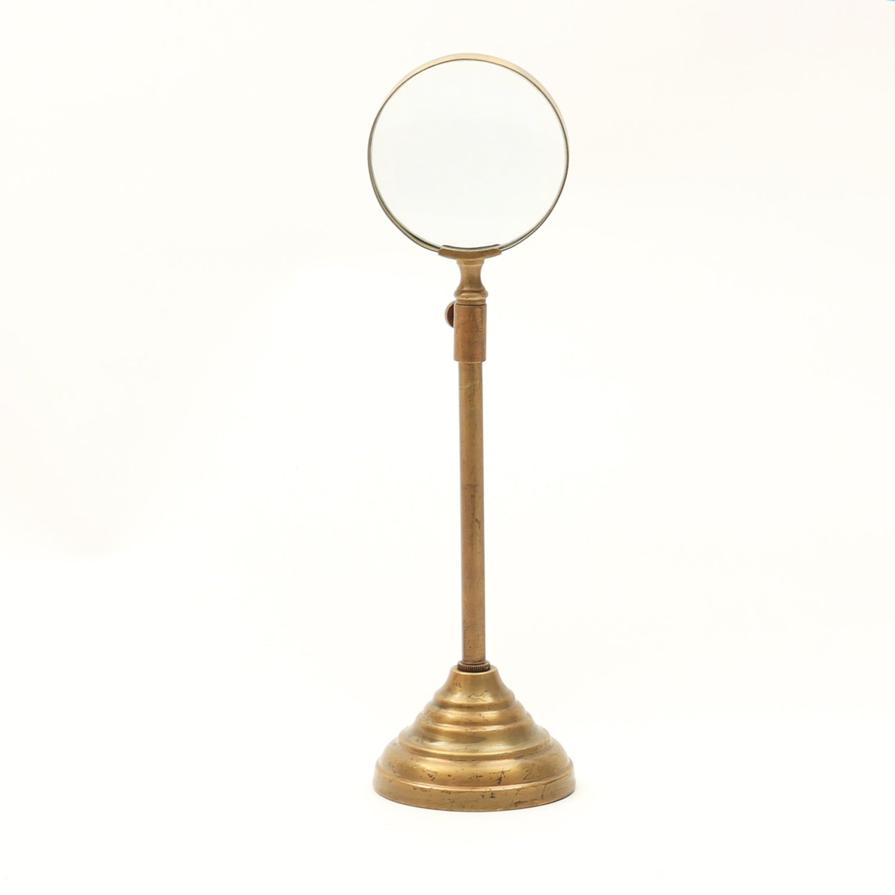 Zuhair Glass Magnifier