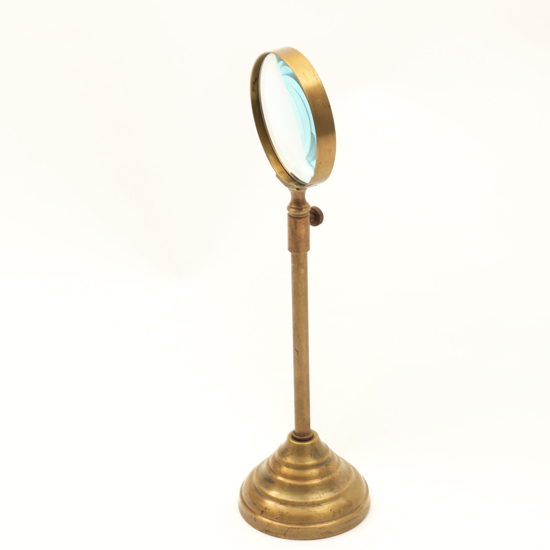 Zuhair Glass Magnifier