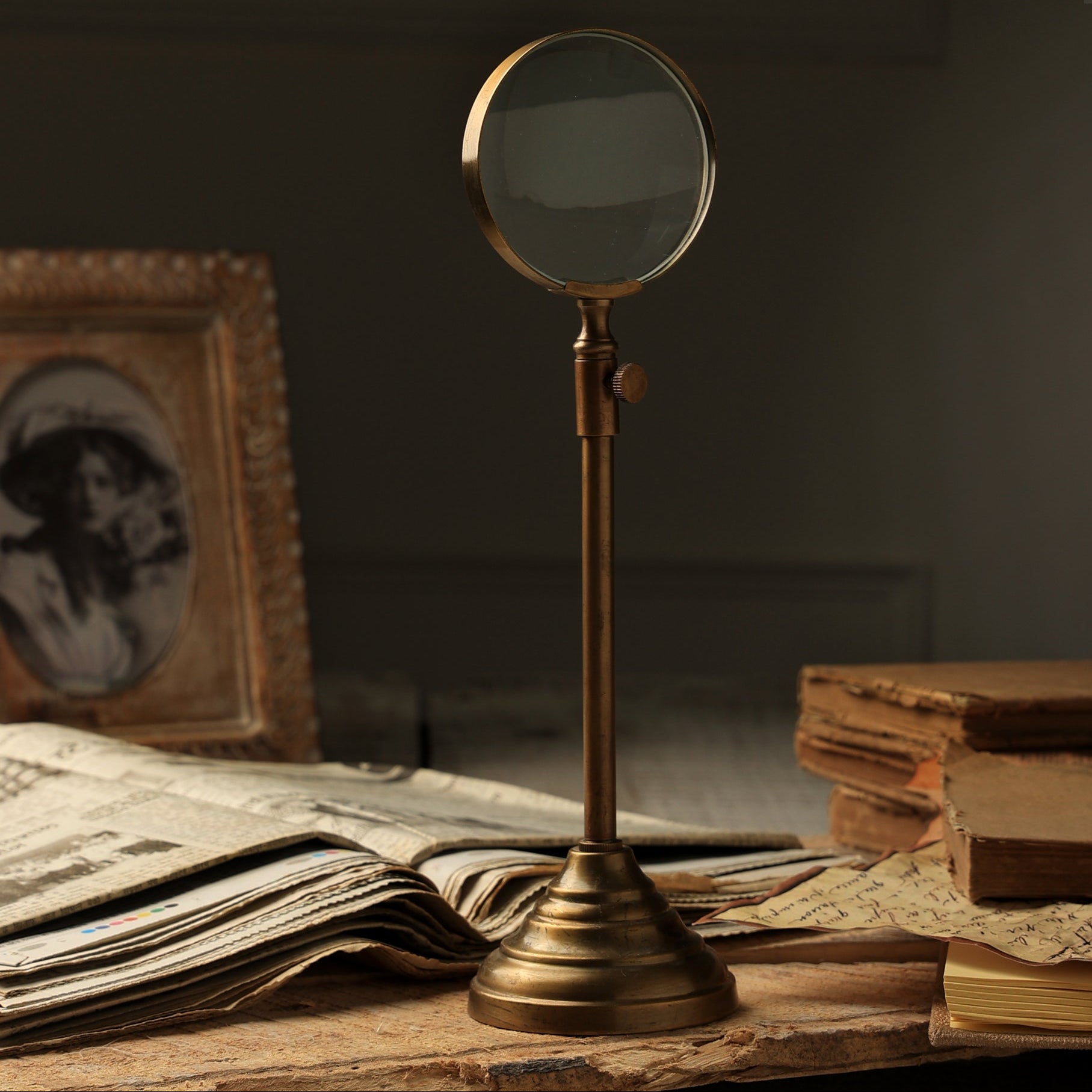 Zuhair Glass Magnifier