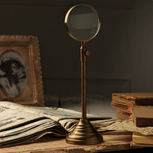 Zuhair Glass Magnifier