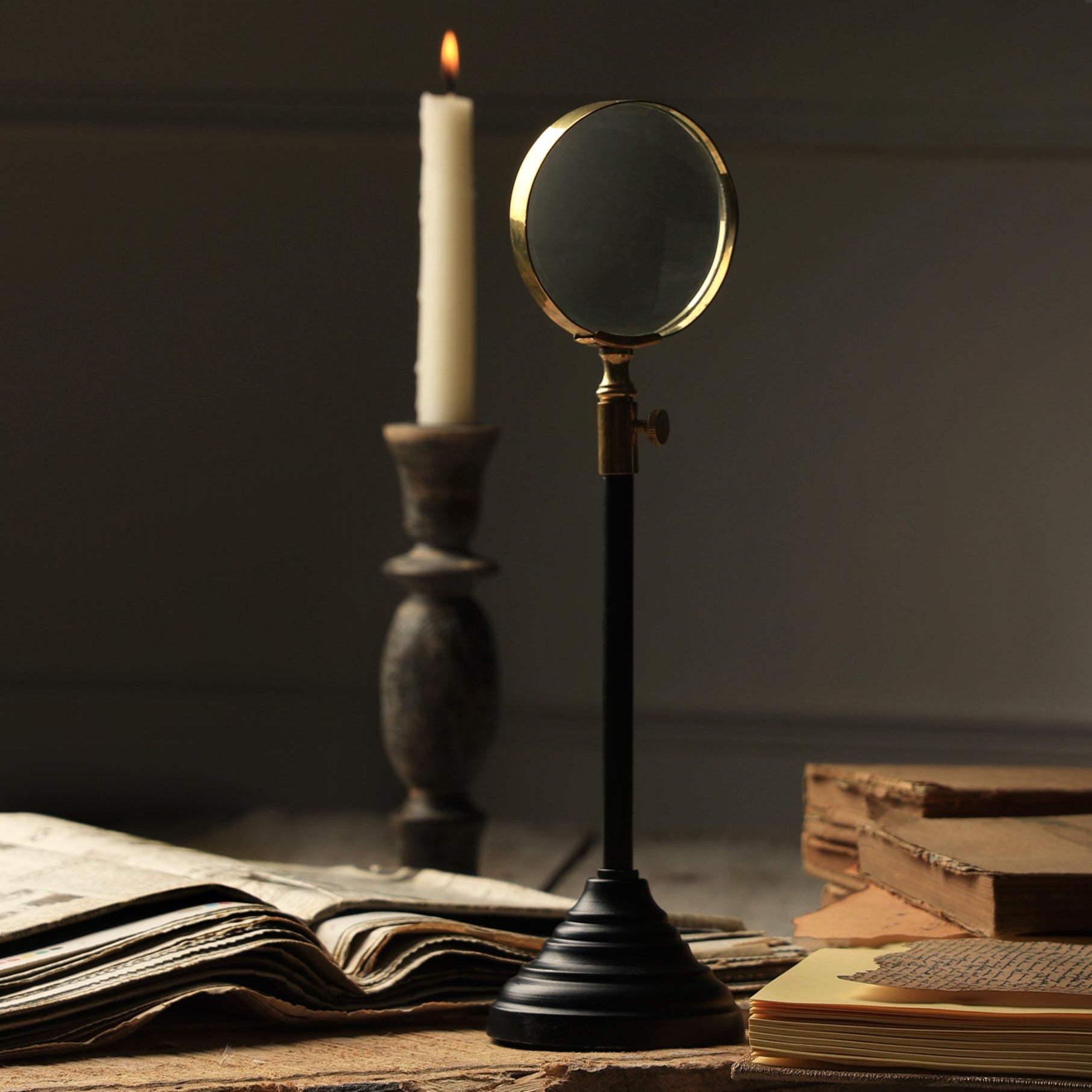 Zuhair Glass Magnifier