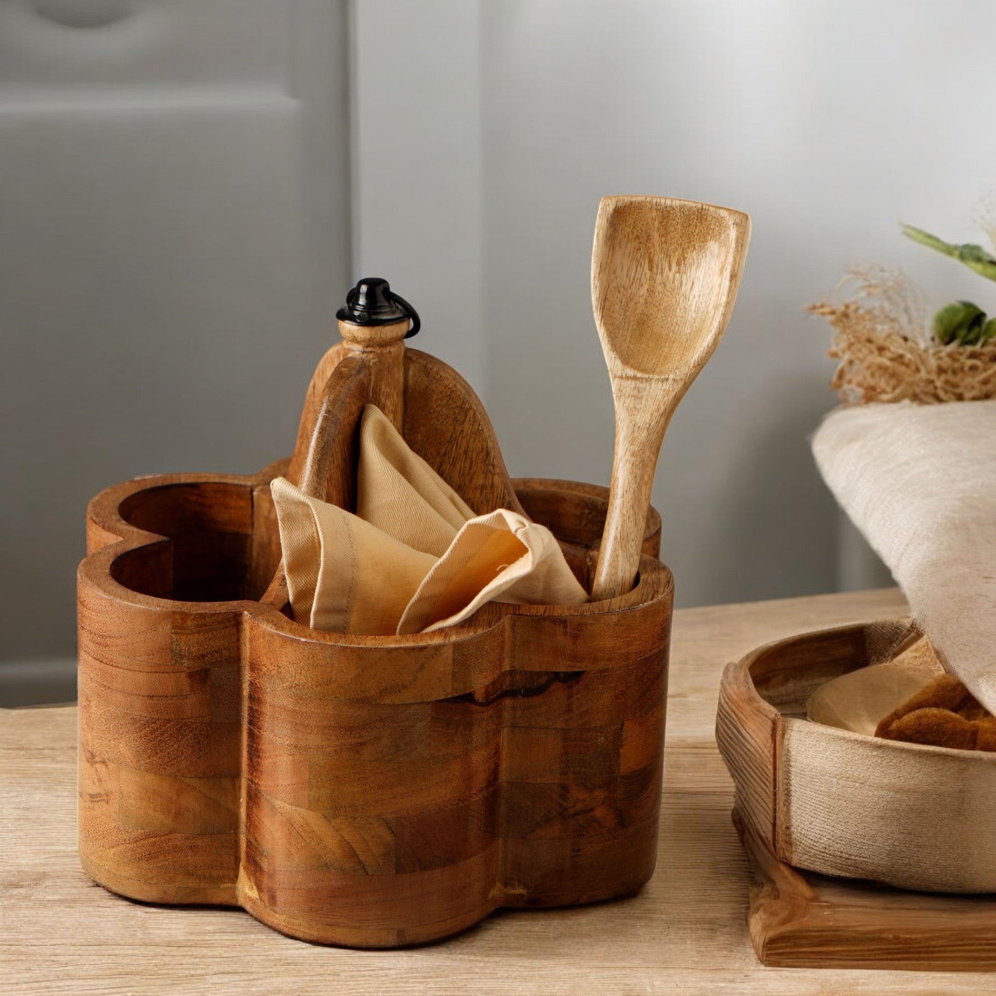 Nikita Spoon Holder