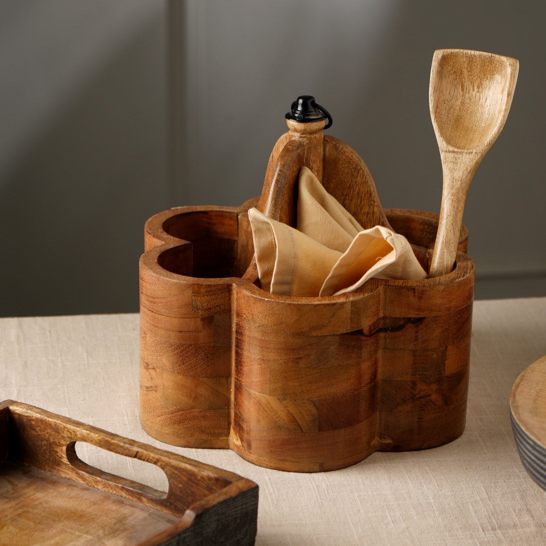 Nikita Spoon Holder
