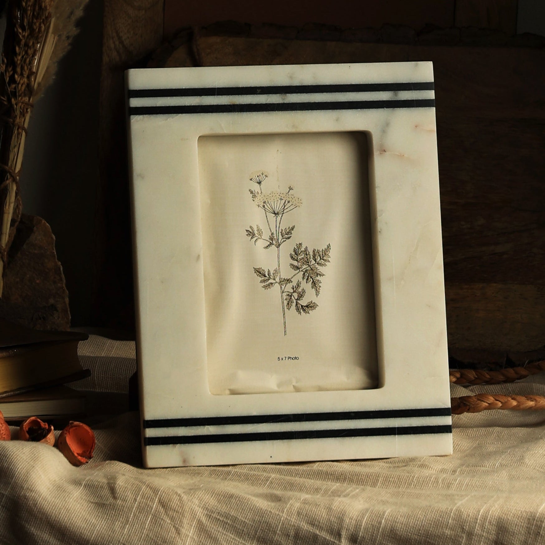 Rhaenyra Picture Frame- Marble