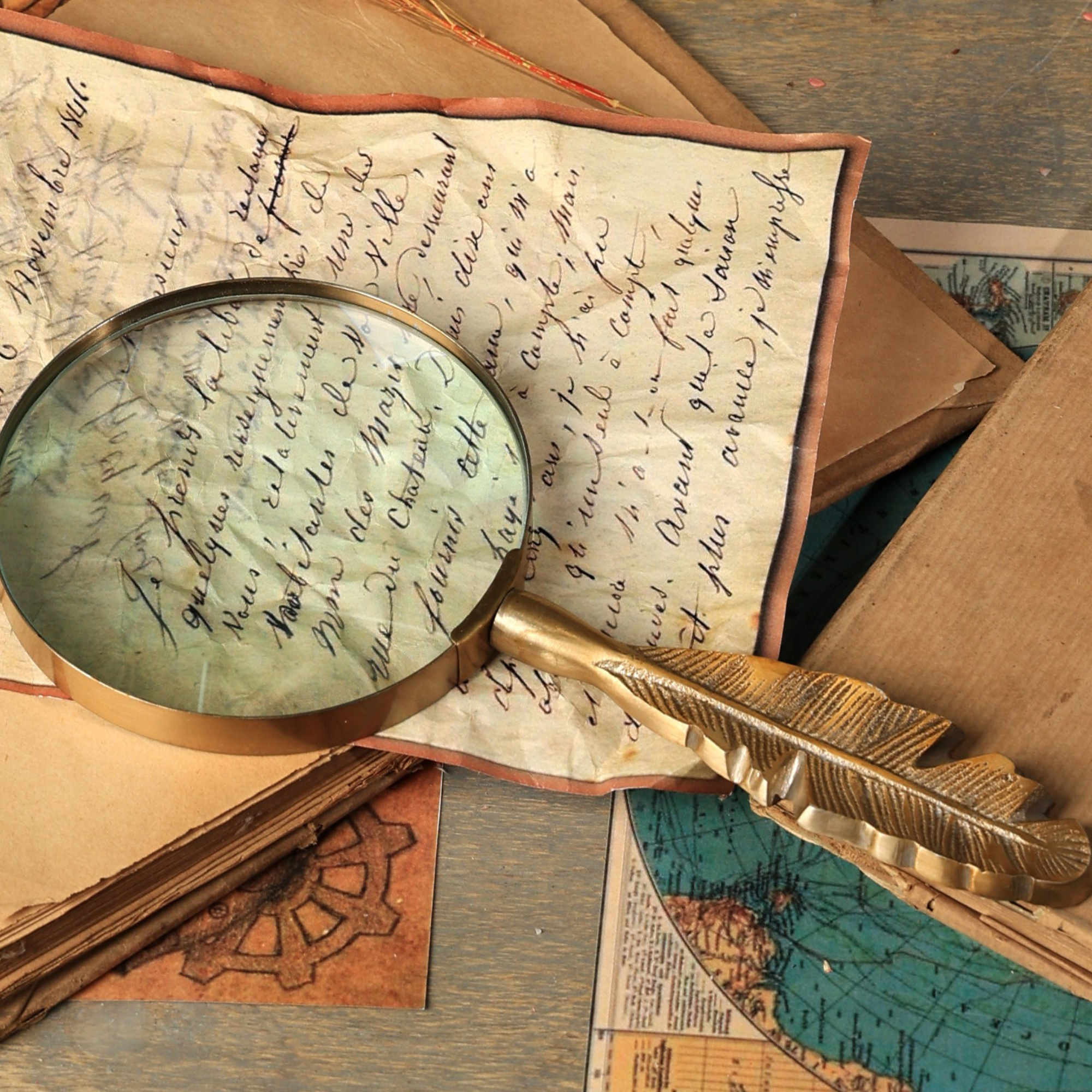 Round Magnifier with clear finish