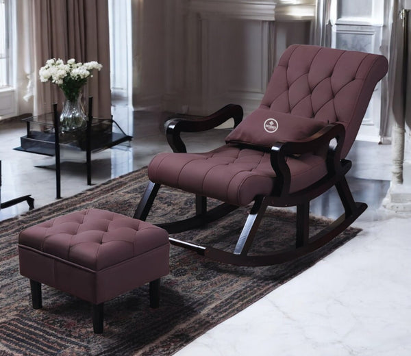 Vintage Charm: Classic Rocking Chair