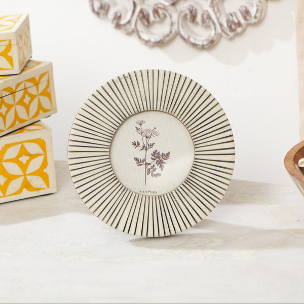 Giselle Round Photo Frame